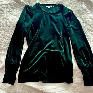 Chicos green velvet ruched sleeve top